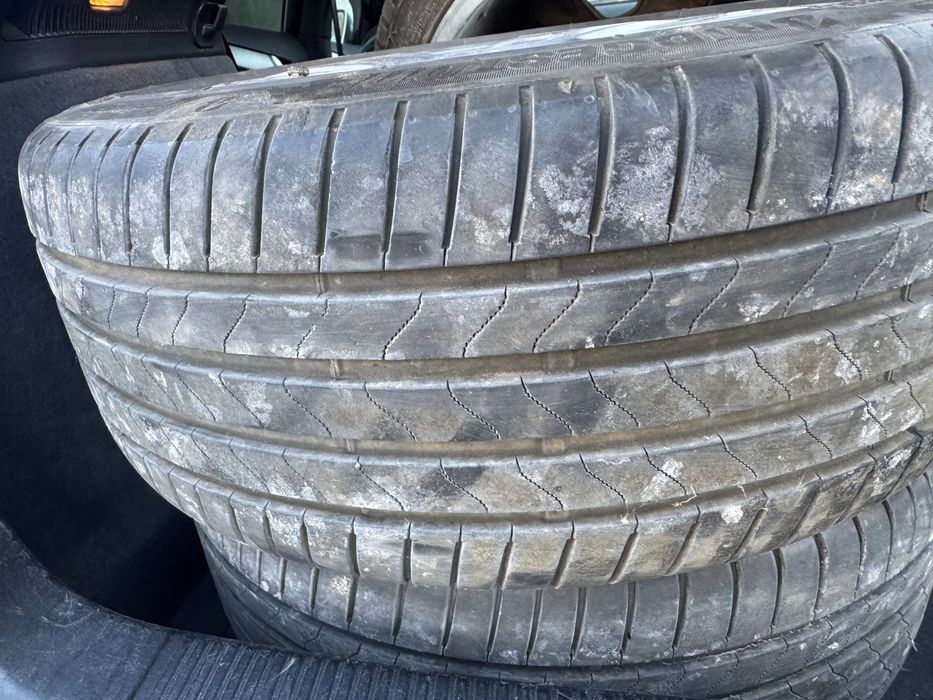 Bridgestone 225/45/17 (ДОТ5023) Летни Гуми