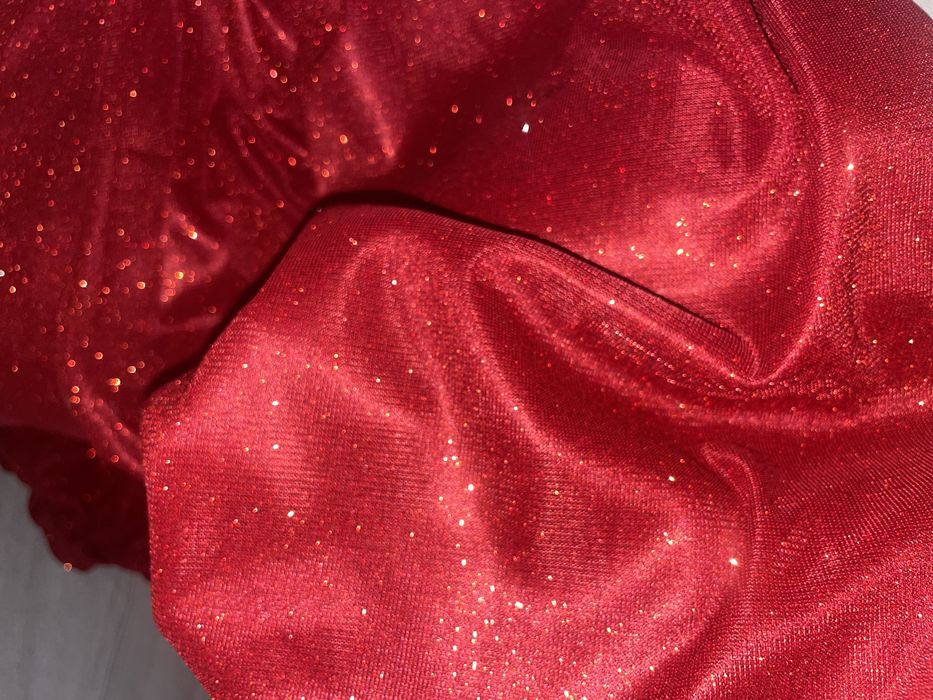 Блестящая вечернее платье