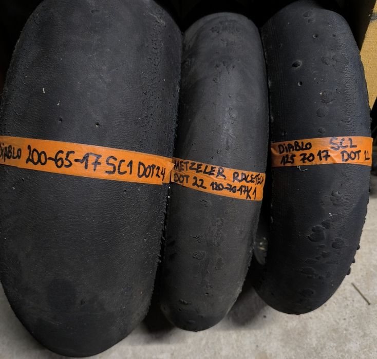 Пистови гуми шосейни сликове