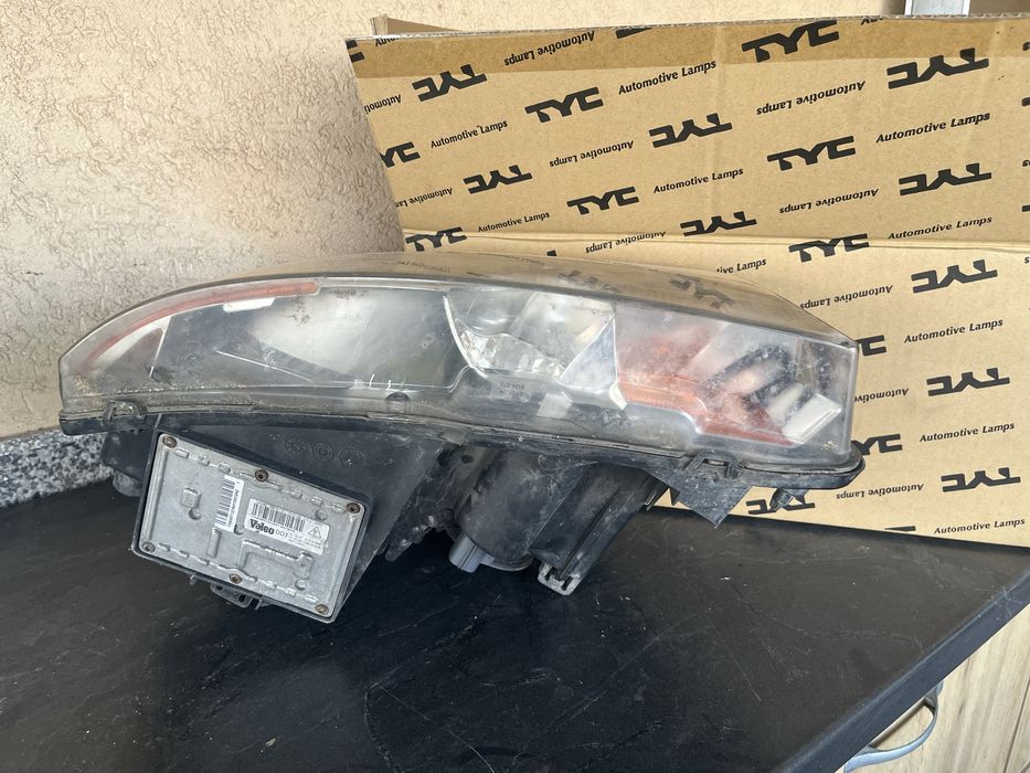 Десен фар Volvo XC90