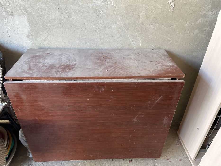 Продам стол книжка