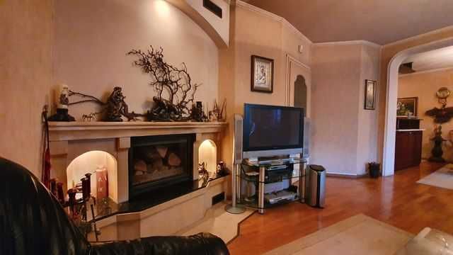 Продава се Тристаен апартамент в Варна, Център - 125 кв.м за 2696 €/кв.м - Снимка #1