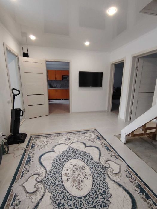 продаются 2 дома на одном участке