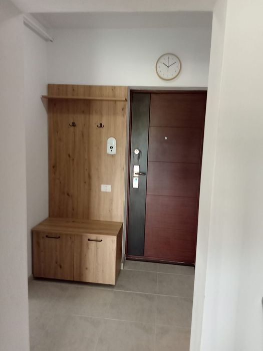 Inchiriez apartament studio!