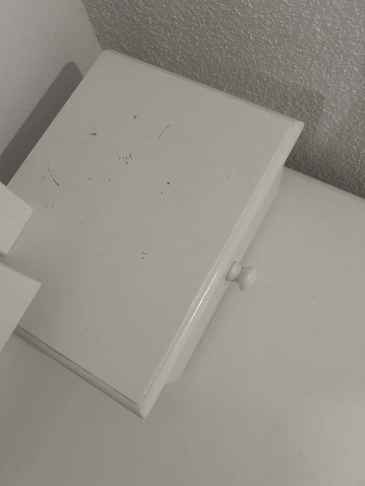 Vând măsuță de machiaj