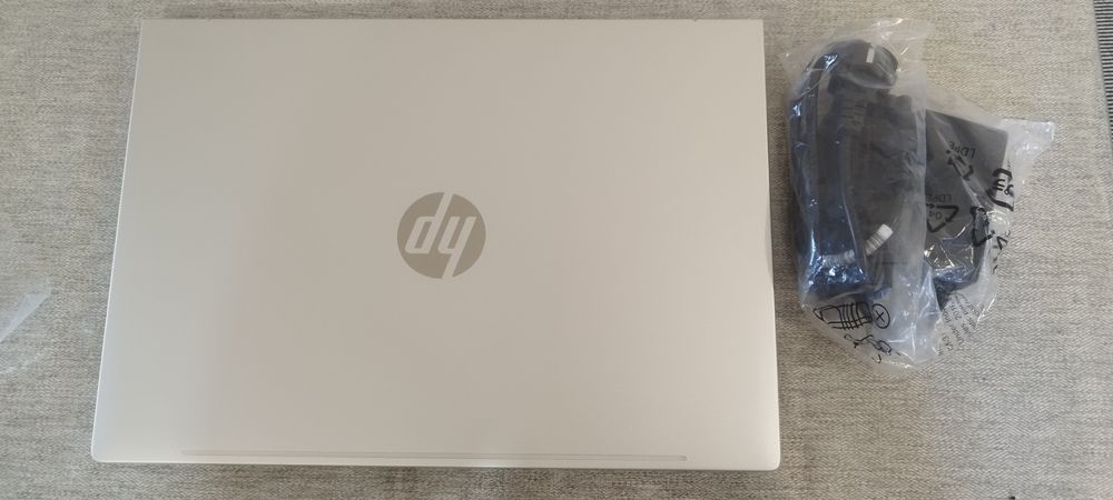 Ноутбук HP ProBook 460 G11 AD1Z7ET