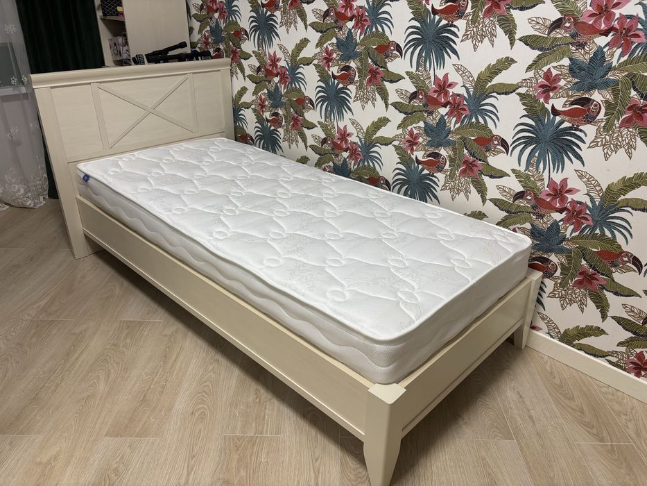 Польская кровать 90х200 без повреждений