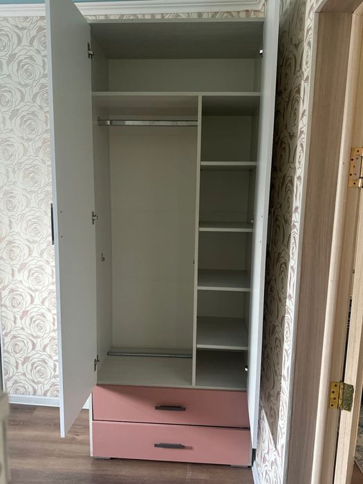 Детский шкаф с двумя дверми