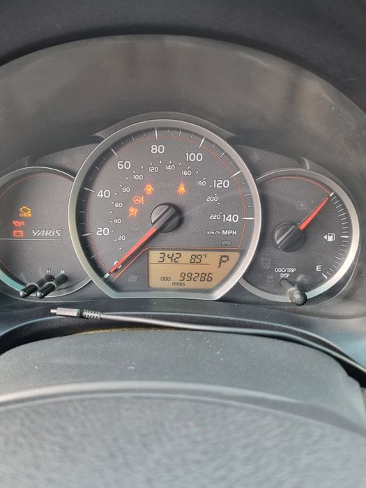 Продам таёта ярис 2012