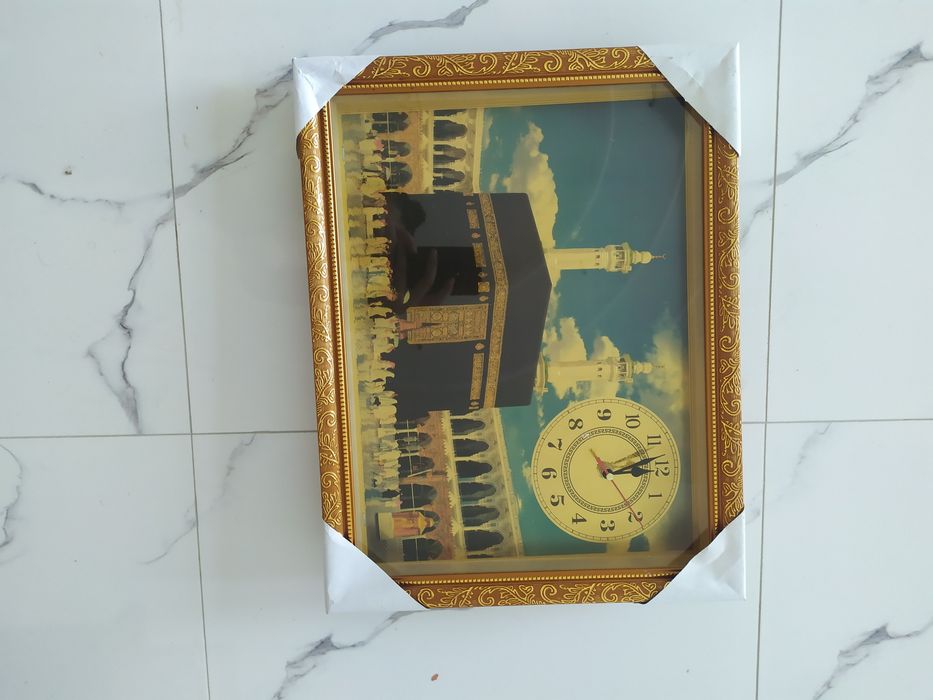 Часы настенные новые