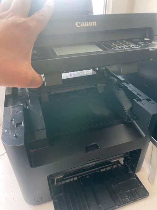 Продам принтер Canon i-SENSYS MF216n