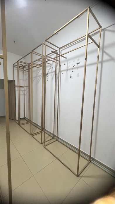 Продам стелажы для магазина новые