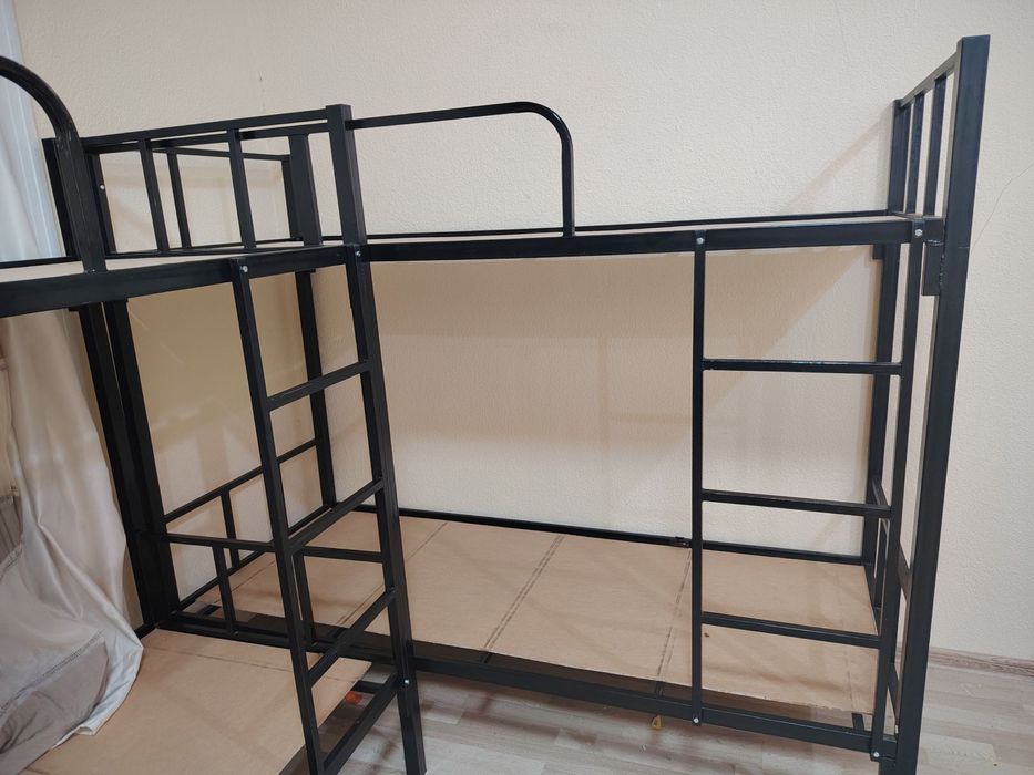 Продается двух этажные кровати