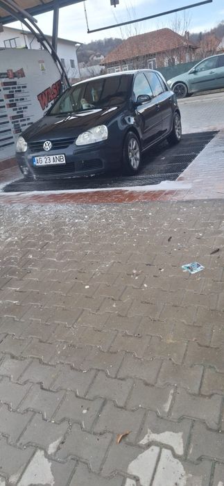 Vând Golf 5 in perfecta stare
