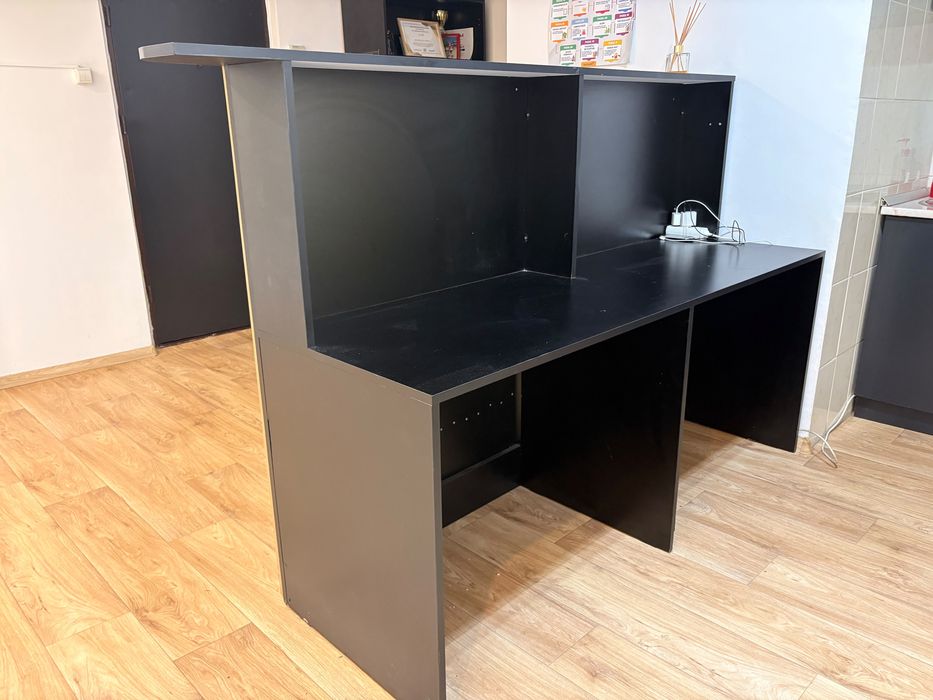 Vand bar / receptie lemn riflaj  180 x 160
