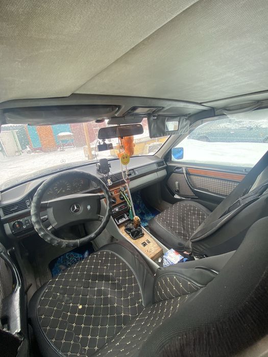 Продам машину Мерседес бенс