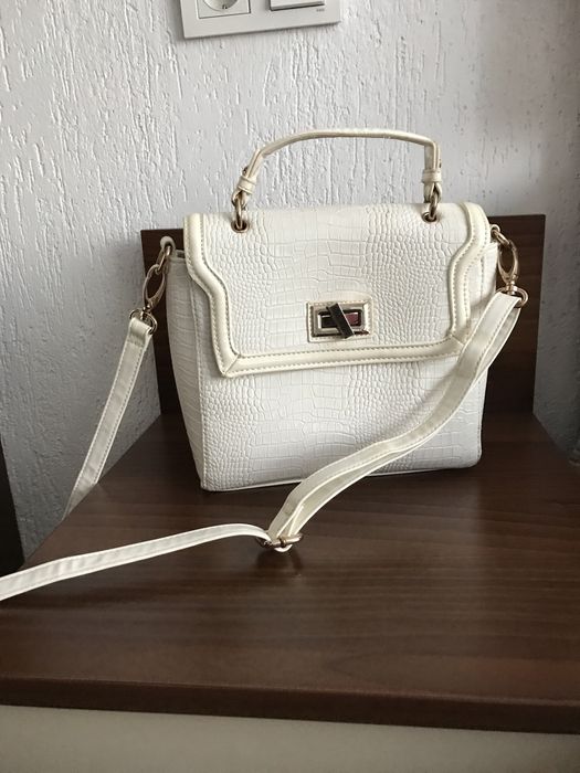 Дамски чанти в добро състояние