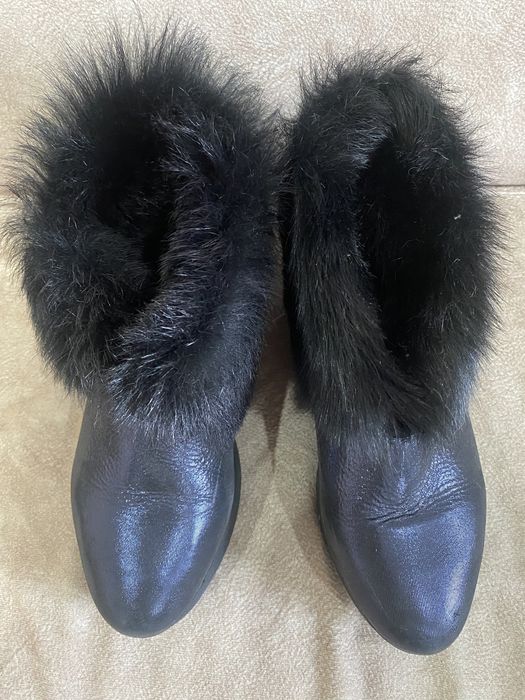 Продам женские ботиночки