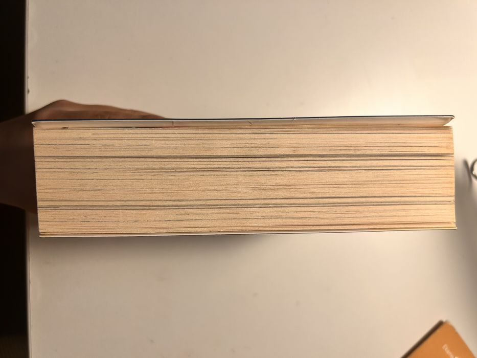 Леденото Чудовище Книга