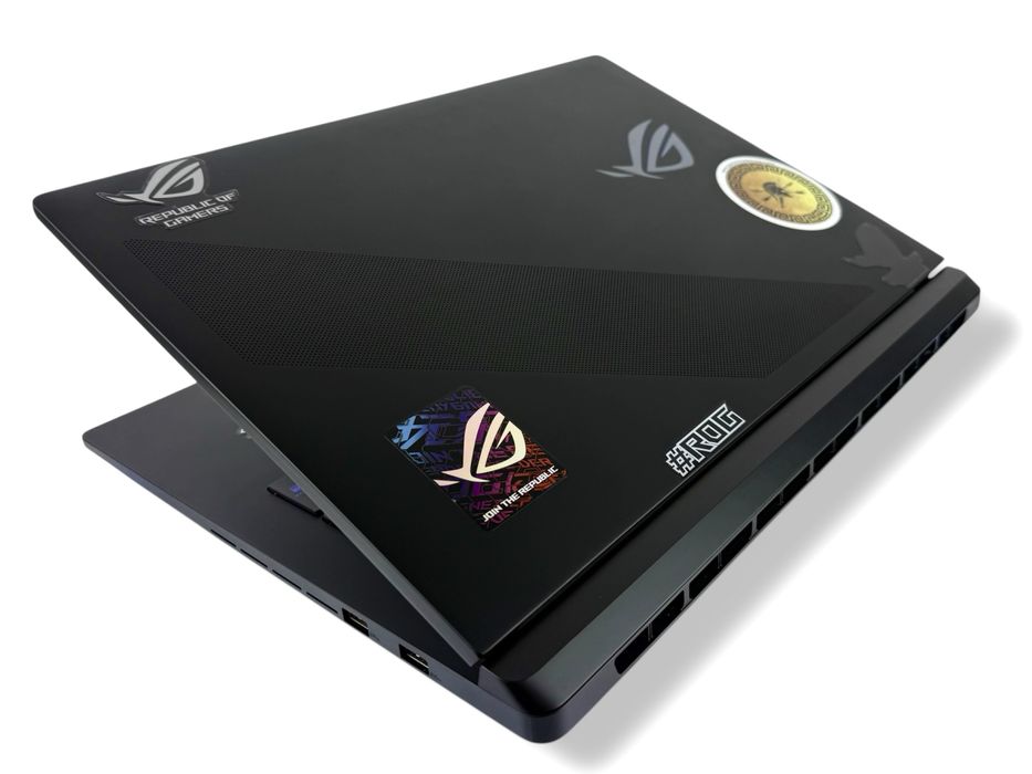 ASUS ROG Strix Scar 18 G835L WQXGA 240Hz Ultra 9 64RAM 2TB RTX 5090