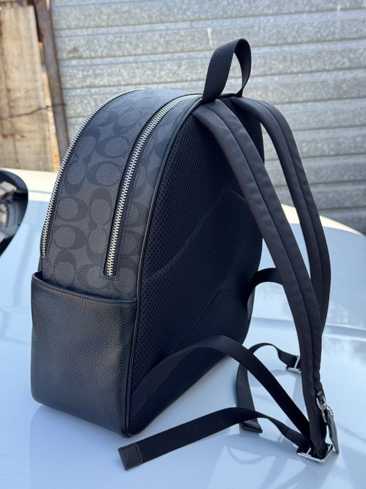 Продам рюкзак Coach
