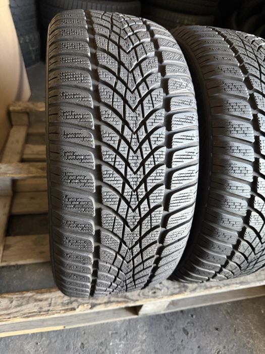 2 anvelope iarna 225/45/17 Dunlop 7.7 mm!