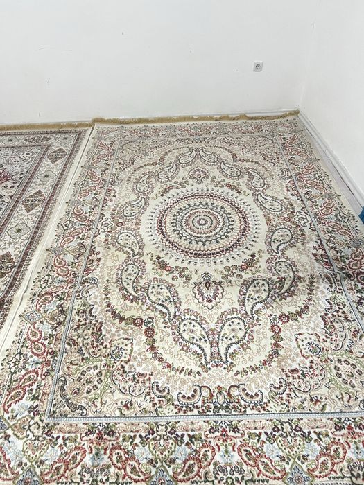 Кілем качественный белый цвет