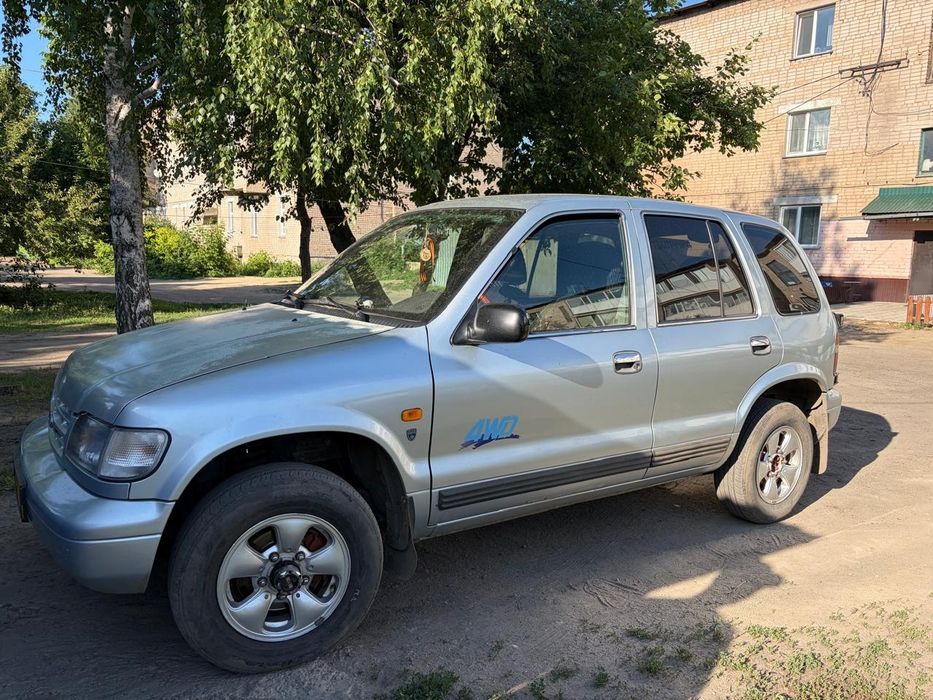 Продам машину Kia Sportage 1