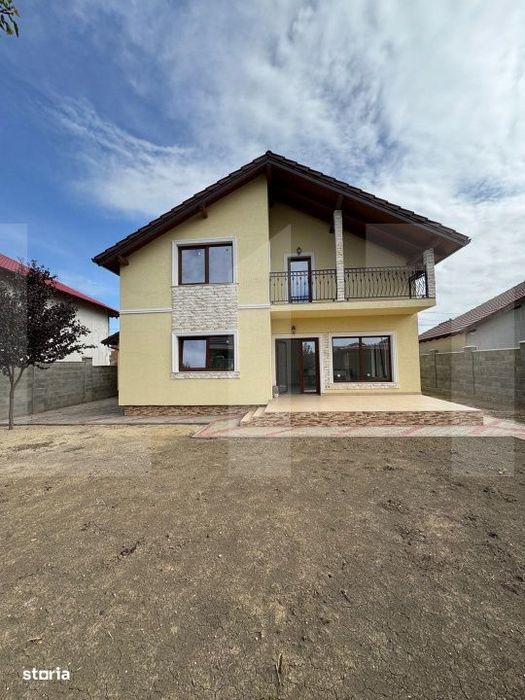 Casa Indivuala de vanzare-5 camere-4 bai-toate utilitatile.