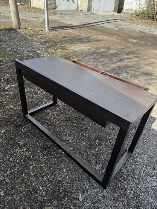 Продам стол ………….