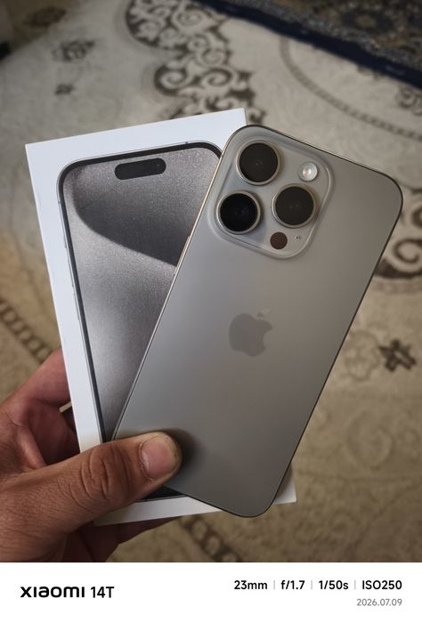Iphone 15 pro natural titanium