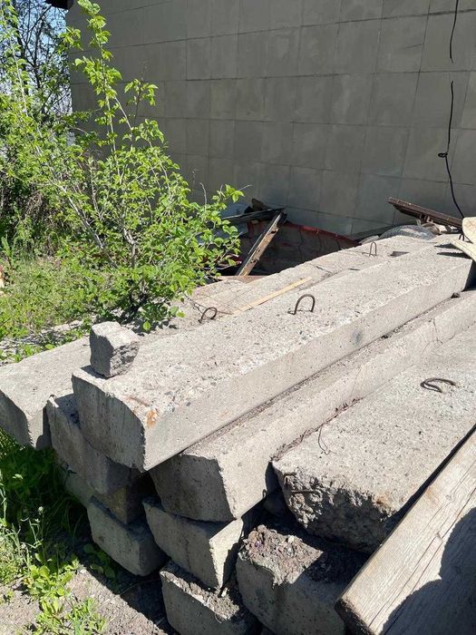 Бардюры 3х метровые 12 шт. 3 метровых. 10000 за все.