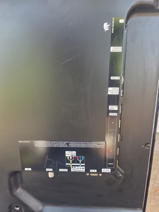 Vand tv Samsung diagonala  102 cm