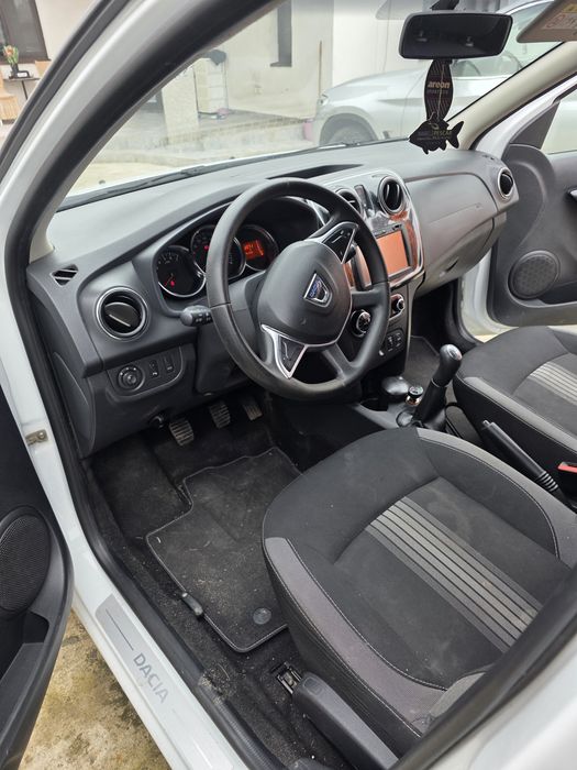 Dacia Logan 0.9 TCe 2018 versiunea Black & White