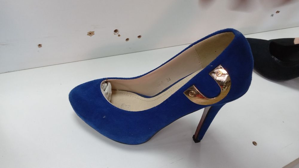 Продам женские туфли разные