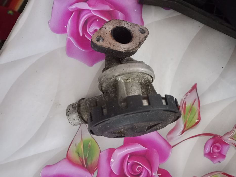 Продам Щуп масляный и Клапан