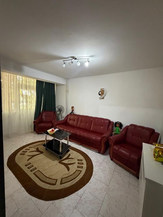 Apartament 3 camere, Sud, parter , 2 iesiri, pretabil Birou, salon, frizerie