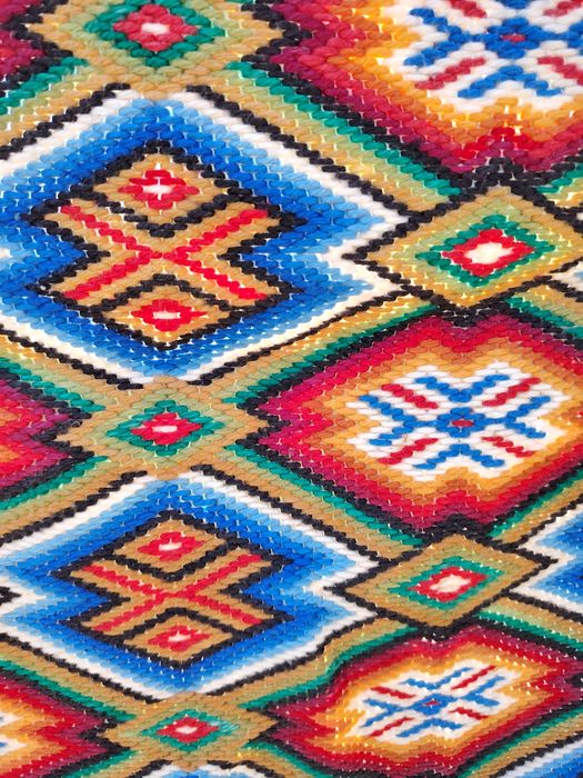 Старинен етно гоблен