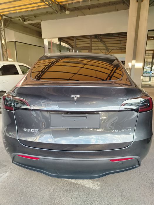 Tesla Modely Y 2024 yil