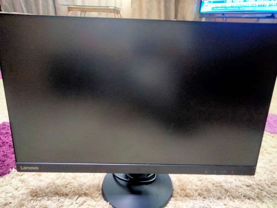 Монитор от компьютера LENOVO 24''.
