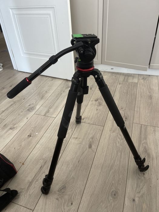 Продам видео штатив JieYang