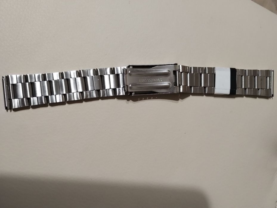 Верижка от неръждаема стомана.