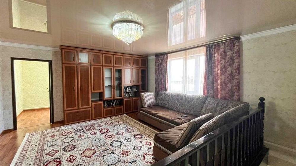 Продаю  % комнатный  дом СЗЖР