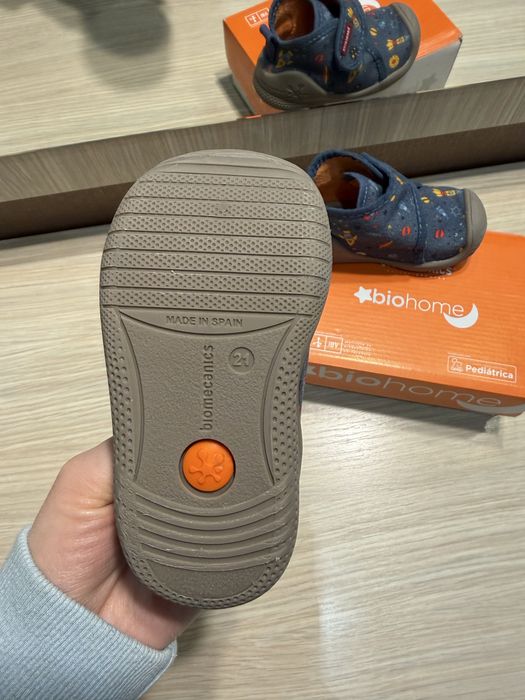 НОВИ пантофи biomehanics