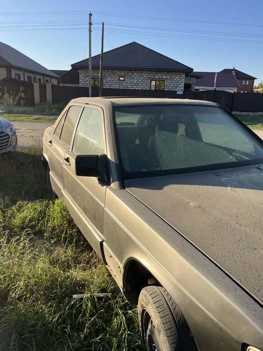 Mersedes E190 запчясть