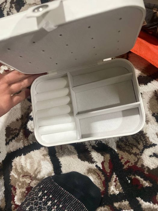 nalichidagi tavarlarimiz bor     aloqaga chqseylar dastavka qilib bera