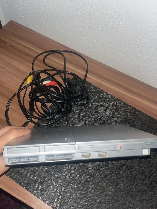 Vand 2 ps2 cu 3 console