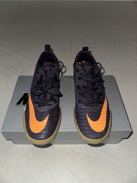 Ghete fotbal Nike Mercurial
