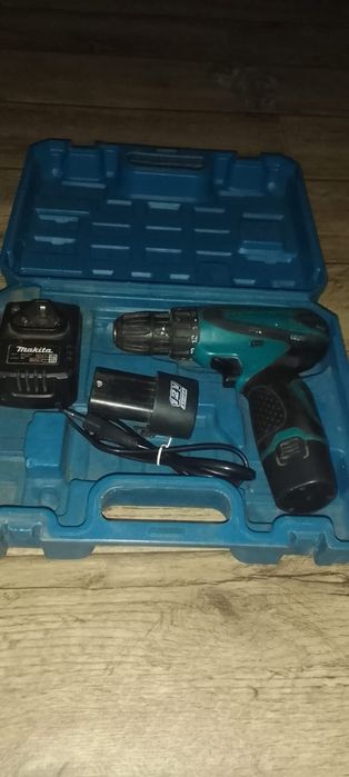 Шуруповерт Makita