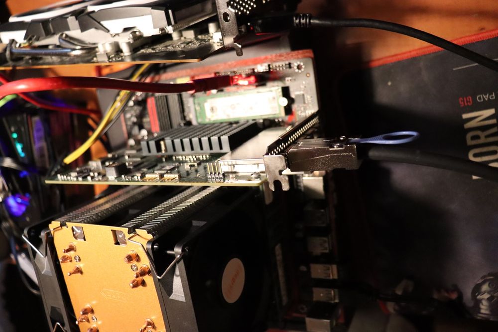 Cablu HBA Mini Sas HD SFF-8088 to 4 x SFF-8482(Sas) 12Gbps 1Metru Nou